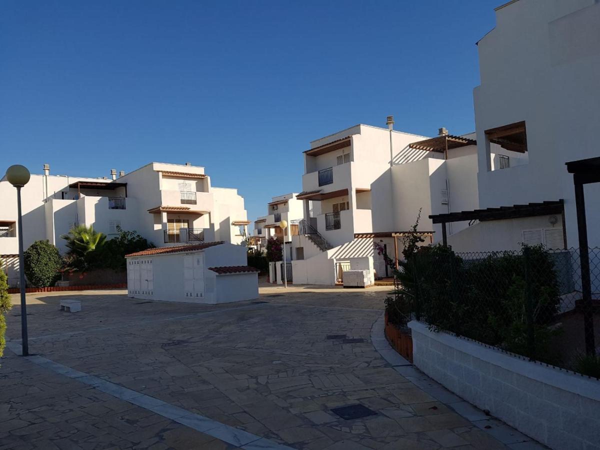 Apartamento Casa baja preciosa con jardín privado en primera línea naturista! Vera Exterior foto